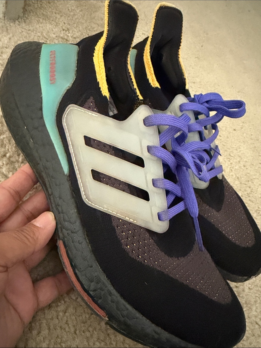 ADIDAS ULTRABOOST SIZE 6.5